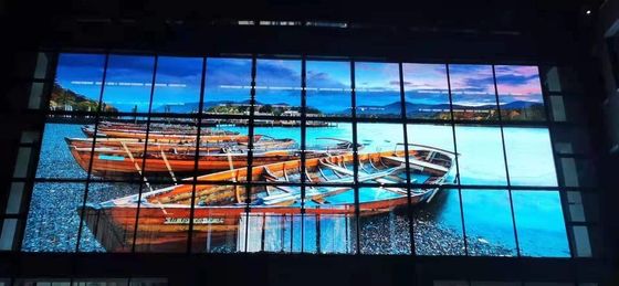 Διαφανής οθόνη LED 1000mm Μέγεθος οθόνης LED 32768 Dots/M2 πυκνότητα pixel