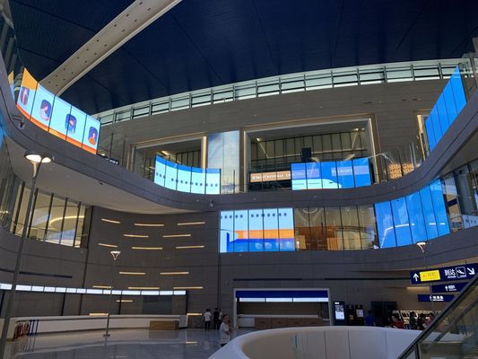 Εσωτερική διαφανής οθόνη LED P7.8 Ψηφιακή οθόνη LED βίντεο μεγέθους προσαρμόσιμη