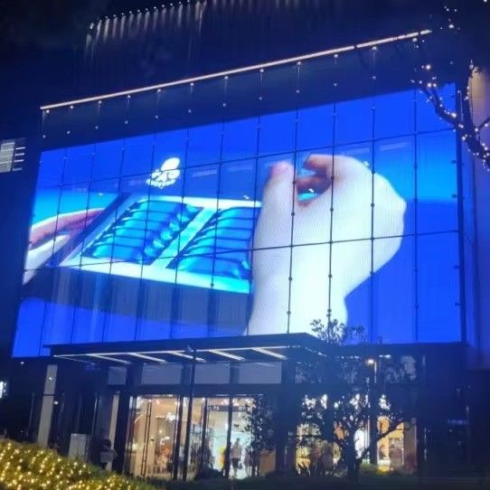 Διαφανής οθόνη LED 1000mm Μέγεθος οθόνης LED 32768 Dots/M2 πυκνότητα pixel