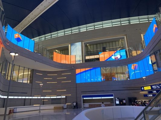 Εσωτερική διαφανής οθόνη LED P7.8 Ψηφιακή οθόνη LED βίντεο μεγέθους προσαρμόσιμη