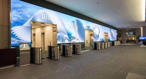 Καλή τιμή Ελαφρύ και λεπτό 1000*250mm 750*250mm Εσωτερικό HD LED Video Wall P1.5 P1.953mm Διάφορα Σχήματα σε απευθείας σύνδεση