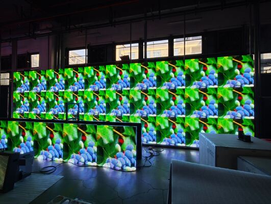 Καλή τιμή 960*960mm Media Facade LED Display με φωτεινότητα 6500nits Προστασία IP65 και ρυθμός ανανέωσης 3840Hz για εξωτερική χρήση σε απευθείας σύνδεση